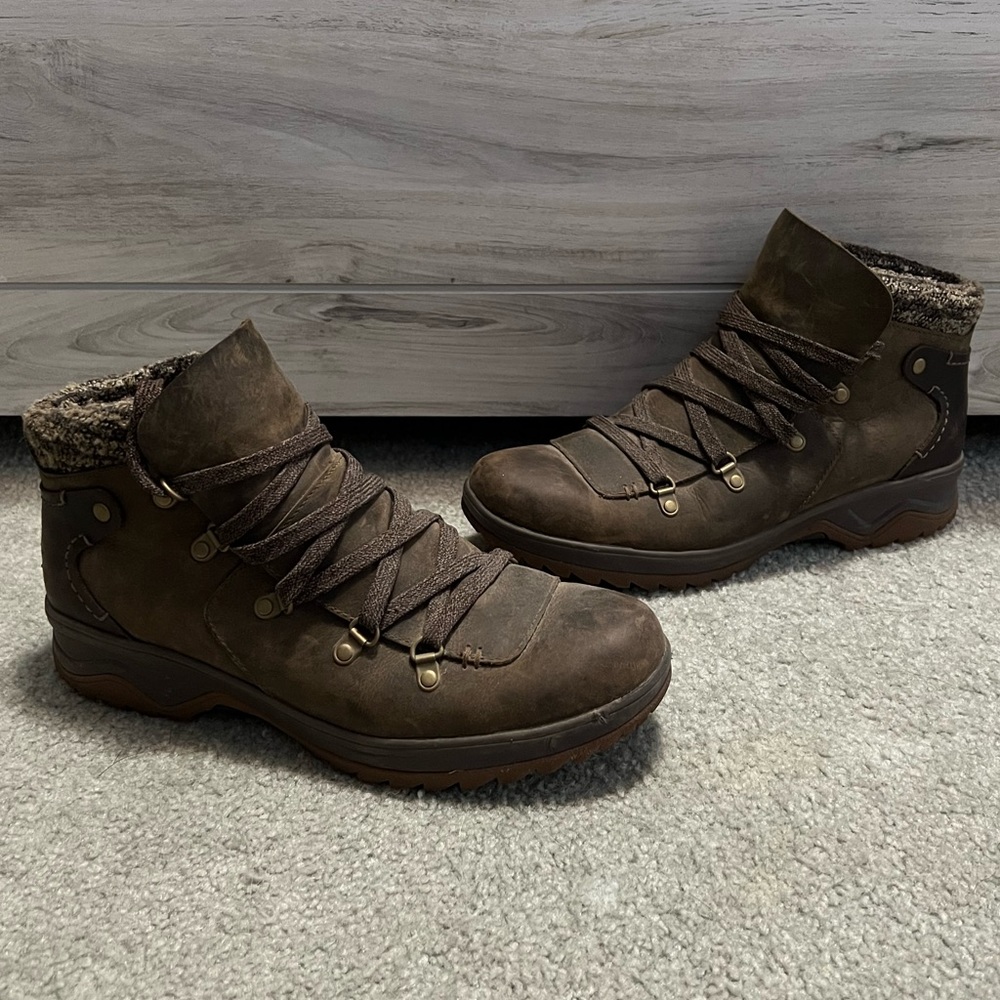 Merrell Dark Earth Brown Tie Short Booties Size 8 Medium